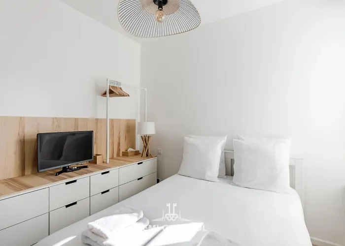 Le Vannier Private Garage Balcony 2 Guests *