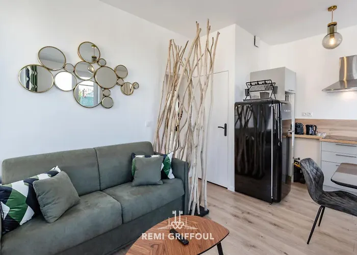 Le Vannier Private Garage Balcony 2 Guests Апартаменты *